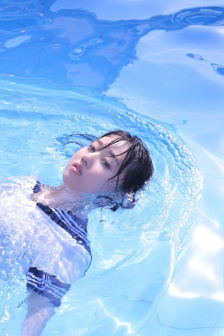 老中医吮她的花蒂和奶水视频播放